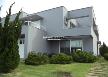 Sobrado com 650m², 5 dormitórios, 5 suítes, 2 vagas, Bosques de Atlântida em Xangri-lá