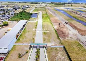 Casa com 72m², 2 dormitórios, 1 suíte, 2 vagas, Boulevard em Xangri-Lá