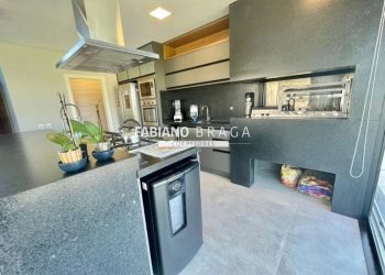 Sobrado com 270m², 4 dormitórios, 4 suítes, 2 vagas, Capão Ilhas Resort em Capão da Canoa