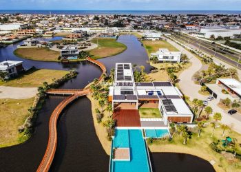 Sobrado com 442m², 5 dormitórios, 5 suítes, 4 vagas, Sense em Xangri-lá