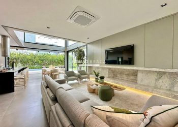 Sobrado com 393m², 5 dormitórios, 5 suítes, La Plage em Xangri-lá