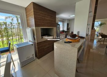 Sobrado com 327m², 4 dormitórios, 4 suítes, 2 vagas, Enseada Lagos em Xangri-lá