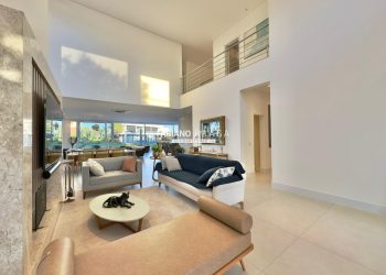 Sobrado com 422m², 5 dormitórios, 5 suítes, 2 vagas, Enseada Lagos em Xangri-lá