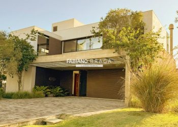 Sobrado com 468m², 5 dormitórios, 5 suítes, 3 vagas, Ventura Club em Xangri-lá