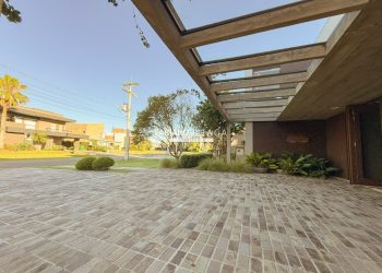 Sobrado com 468m², 5 dormitórios, 5 suítes, 3 vagas, Ventura Club em Xangri-lá