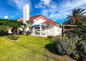 Sobrado com 178m², 4 dormitórios, 4 suítes, 2 vagas, Green Village Golf Club em Xangri-lá