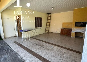 Casa com 230m², 3 dormitórios, 1 suíte, 2 vagas, no bairro Centro em Xangri-Lá