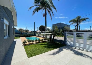 Casa com 154m², 4 dormitórios, 2 vagas, no bairro Maristela em Xangri-lá