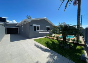 Casa com 154m², 4 dormitórios, 2 vagas, no bairro Maristela em Xangri-lá