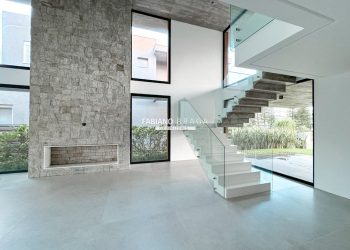 Casa Condominio com 350m², 5 dormitórios, 5 suítes, 3 vagas, La Plage em Xangri-lá