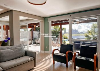 Sobrado com 192m², 4 dormitórios, 4 suítes, 2 vagas, Pateo Marbella em Xangri-lá