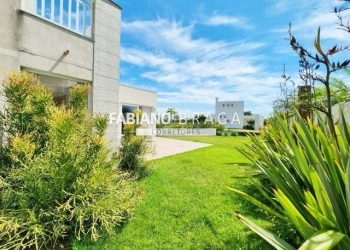 Sobrado com 114m², 3 dormitórios, 1 suíte, 2 vagas, Pateo Marbella em Xangri-lá