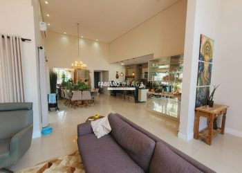 Casa Condominio com 218m², 4 dormitórios, 4 suítes, 2 vagas, Dubai Resort em Capão da Canoa