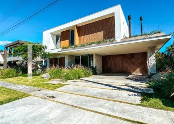 Sobrado com 412m², 5 dormitórios, 5 suítes, Atlântida Ilhas Park em Xangri-lá
