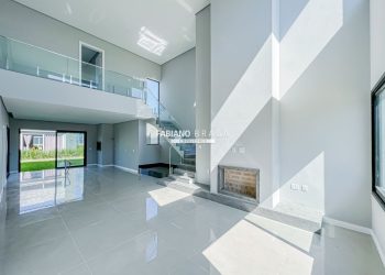 Sobrado com 217m², 4 dormitórios, 4 suítes, 2 vagas, Dubai Resort em Capão da Canoa