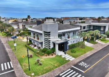 Sobrado com 293m², 5 dormitórios, 3 suítes, 3 vagas, Las Dunas em Xangri-lá
