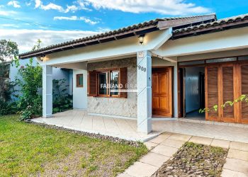 Casa com 157m², 3 dormitórios, 1 suíte, 2 vagas, no bairro Rainha Do Mar em Xangri-Lá