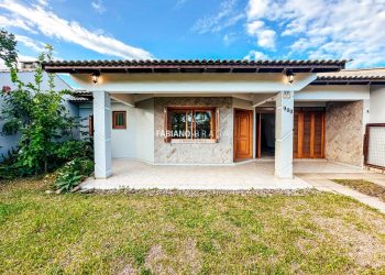 Casa com 157m², 3 dormitórios, 1 suíte, 2 vagas, no bairro Rainha Do Mar em Xangri-Lá