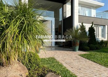 Sobrado com 516m², 6 dormitórios, 6 suítes, 2 vagas, Atlântida Ilhas Park em Xangri-lá