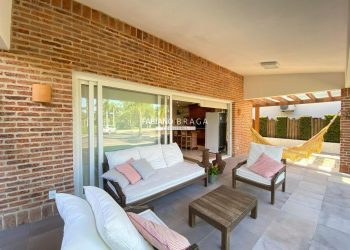 Sobrado com 240m², 4 dormitórios, 4 suítes, 2 vagas, Porto Coronado em Xangri-lá