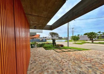 Sobrado com 208m², 4 dormitórios, 4 suítes, 2 vagas, Sunset em Xangri-lá