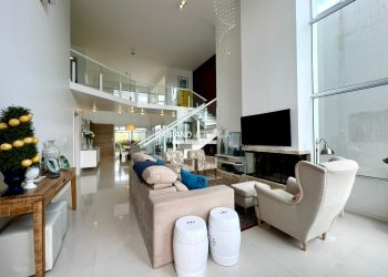 Sobrado com 180m², 3 dormitórios, 3 suítes, 2 vagas, Las Palmas em Xangri-lá