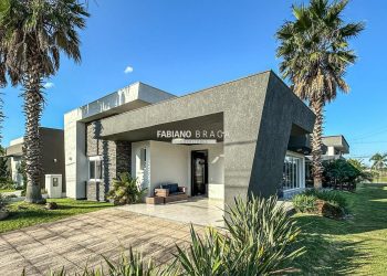 Casa Condominio com 194m², 4 dormitórios, 3 suítes, 2 vagas, Dubai Resort em Capão da Canoa