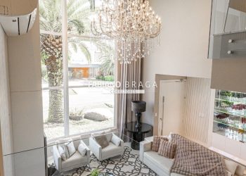 Sobrado com 281m², 5 dormitórios, 5 suítes, 2 vagas, Enseada Lagos em Xangri-lá