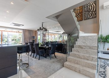 Sobrado com 281m², 5 dormitórios, 5 suítes, 2 vagas, Enseada Lagos em Xangri-lá
