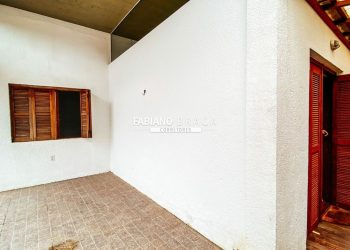 Casa com 140m², 4 dormitórios, 3 suítes, 2 vagas, no bairro Atlântida em Xangri-Lá