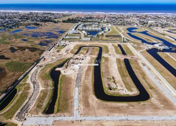 Terreno em Condominio com 240m², Wave Home Resort em Xangri-Lá