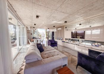 Casa Condominio com 245m², 3 dormitórios, 3 suítes, 2 vagas, Riviera em Xangri-lá