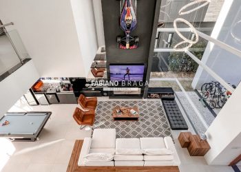 Sobrado com 301m², 5 dormitórios, 5 suítes, 2 vagas, Enseada Lagos em Xangri-lá