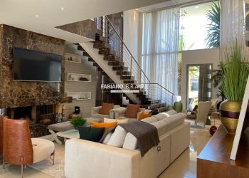 Sobrado com 456m², 5 dormitórios, 5 suítes, 2 vagas, Enseada Lagos em Xangri-lá