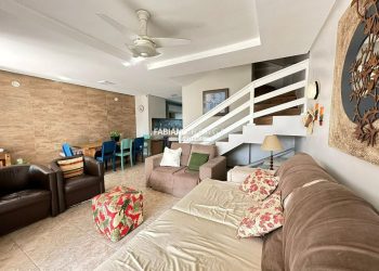 Casa com 134m², 4 dormitórios, 2 suítes, 2 vagas, no bairro Centro em Xangri-Lá