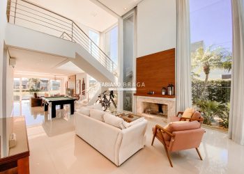 Sobrado com 360m², 4 dormitórios, 4 suítes, 2 vagas, Enseada Lagos em Xangri-lá