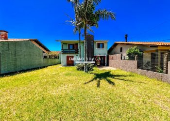 Casa com 142m², 3 dormitórios, 2 vagas, no bairro Rainha Do Mar em Xangri-lá