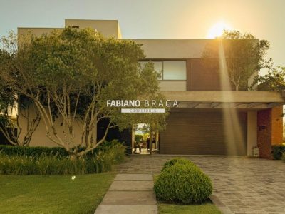 Sobrado com 468m², 5 dormitórios, 5 suítes, 3 vagas, Ventura Club em Xangri-lá