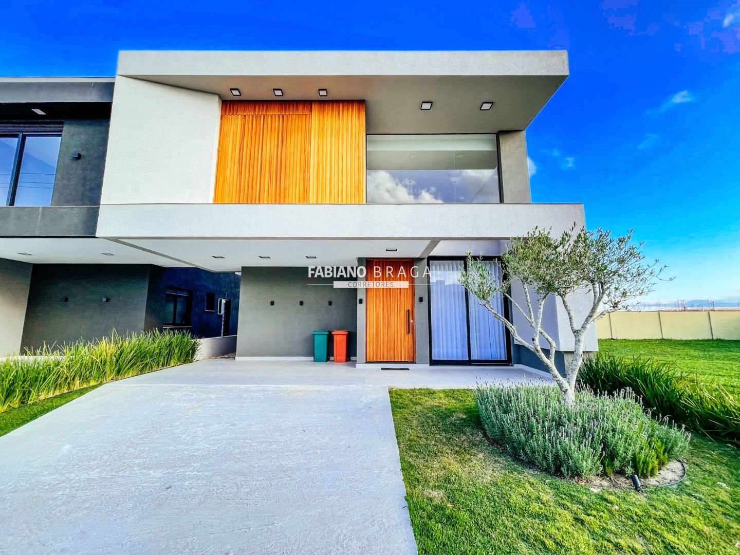 Sobrado com 175m², 3 dormitórios, 3 suítes, 4 vagas, Blue em Xangri-lá