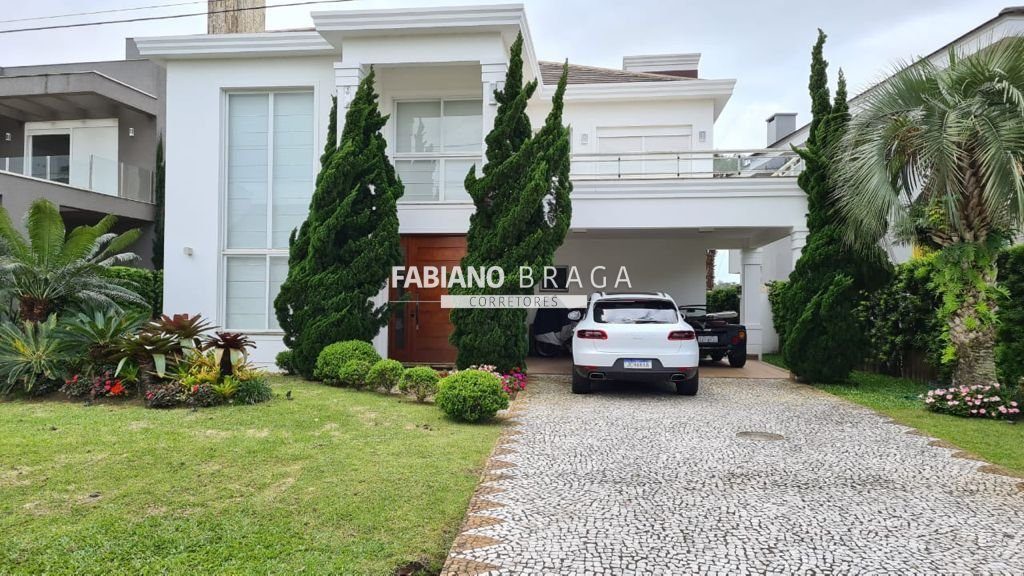 Sobrado com 435m², 4 dormitórios, 4 suítes, 4 vagas, Bosques de Atlântida em Xangri-lá