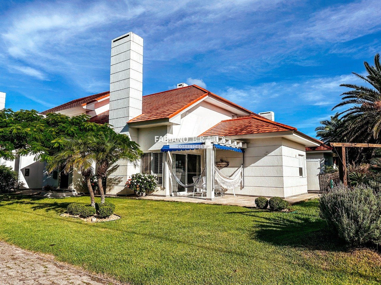 Sobrado com 178m², 4 dormitórios, 4 suítes, 2 vagas, Green Village Golf Club em Xangri-lá