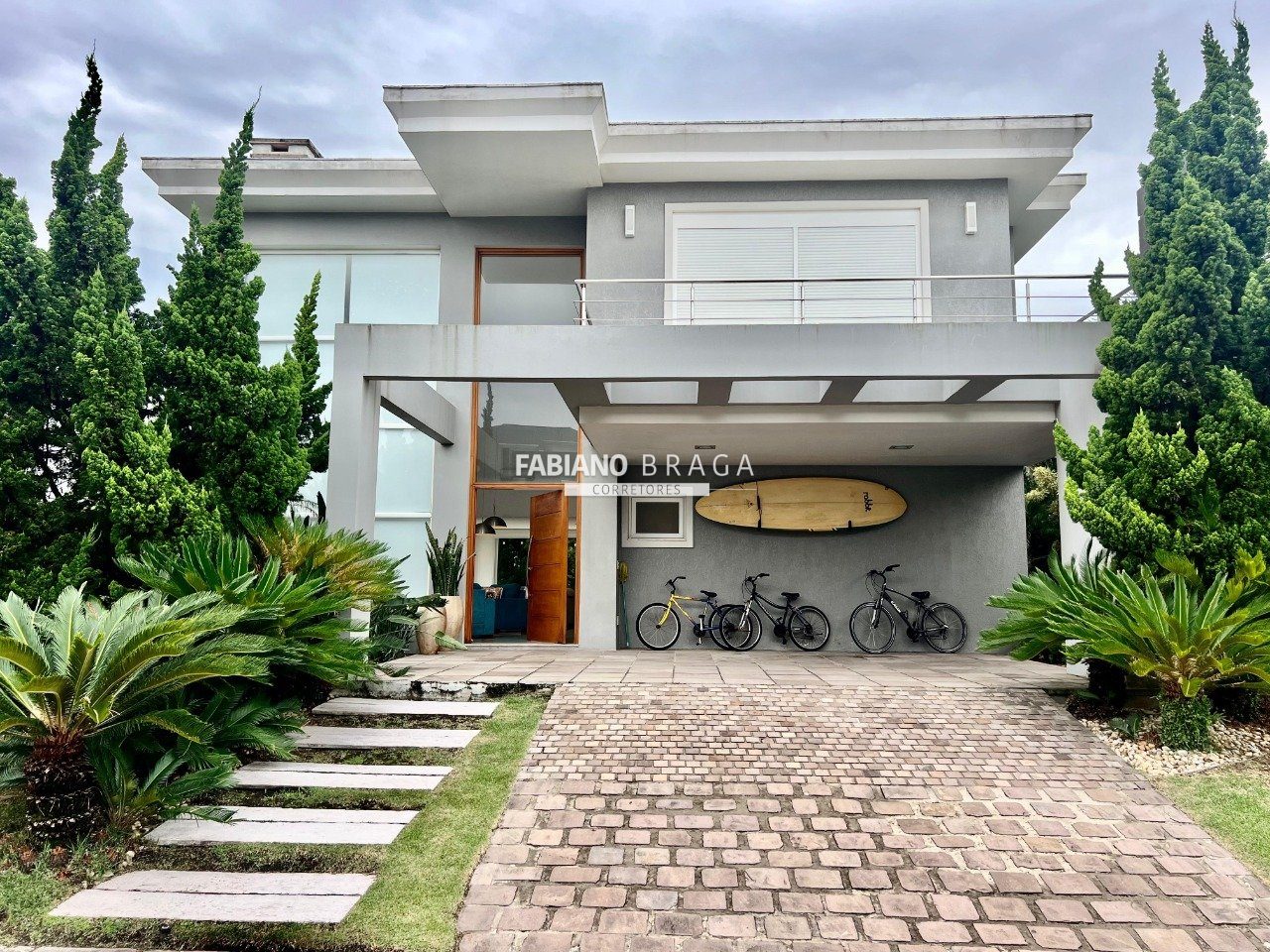 Sobrado com 299m², 5 dormitórios, 5 suítes, Las Dunas em Xangri-lá