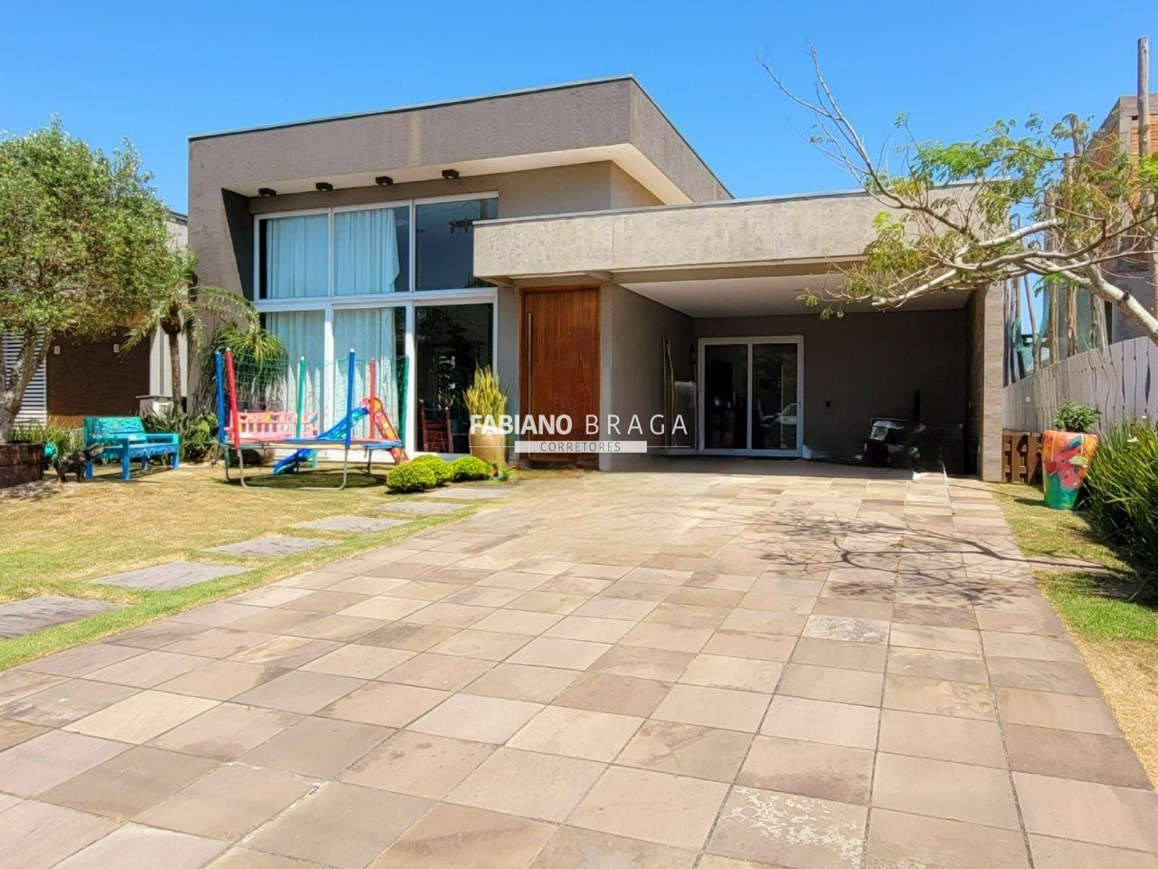Casa Condominio com 218m², 4 dormitórios, 4 suítes, 2 vagas, Dubai Resort em Capão da Canoa
