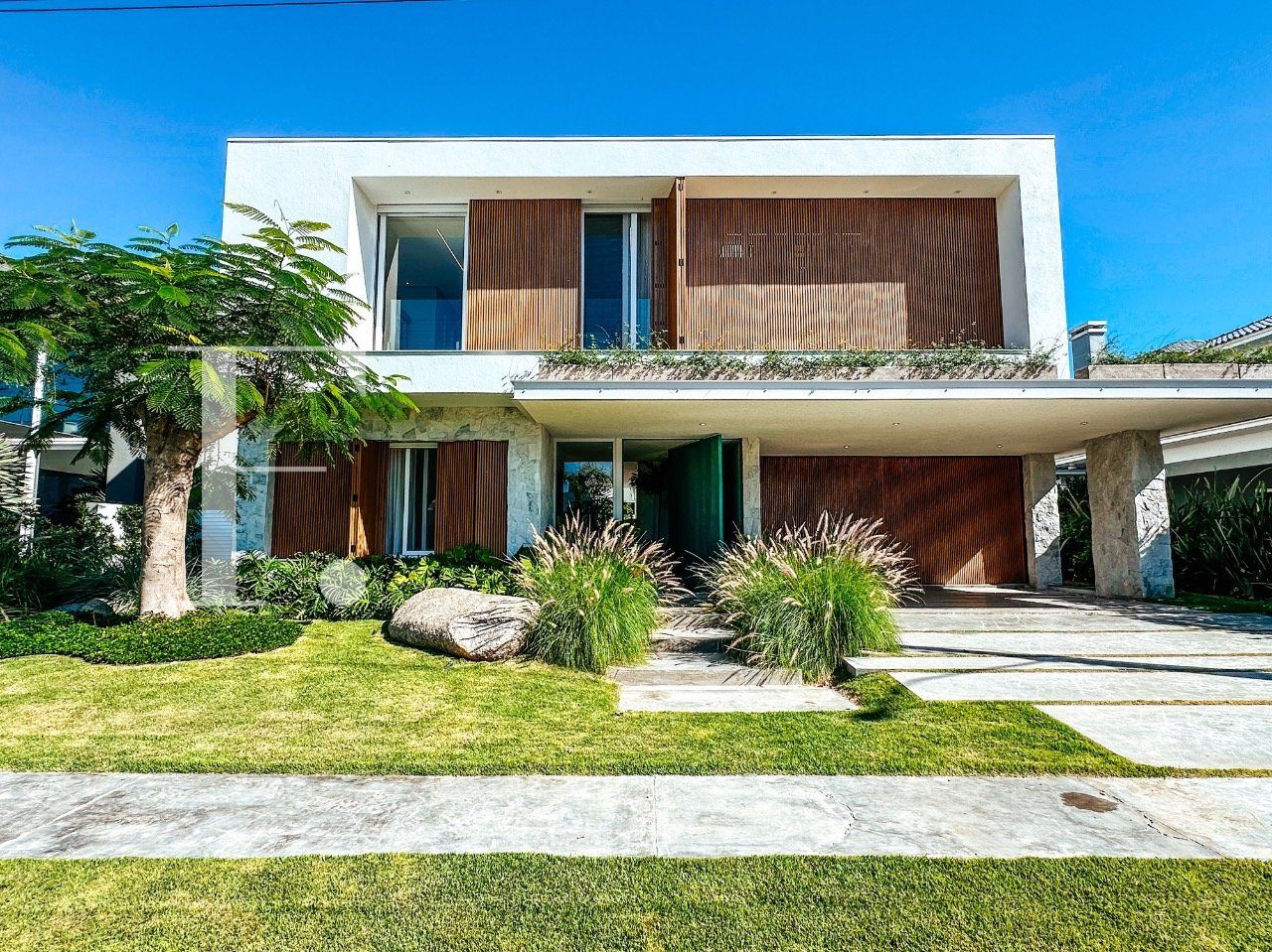 Sobrado com 412m², 5 dormitórios, 5 suítes, Atlântida Ilhas Park em Xangri-lá