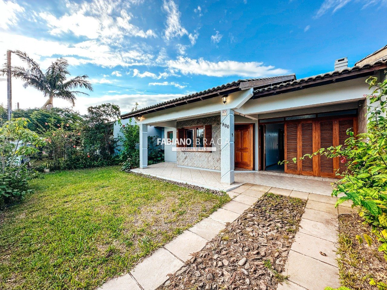Casa com 157m², 3 dormitórios, 1 suíte, 2 vagas, no bairro Rainha Do Mar em Xangri-Lá