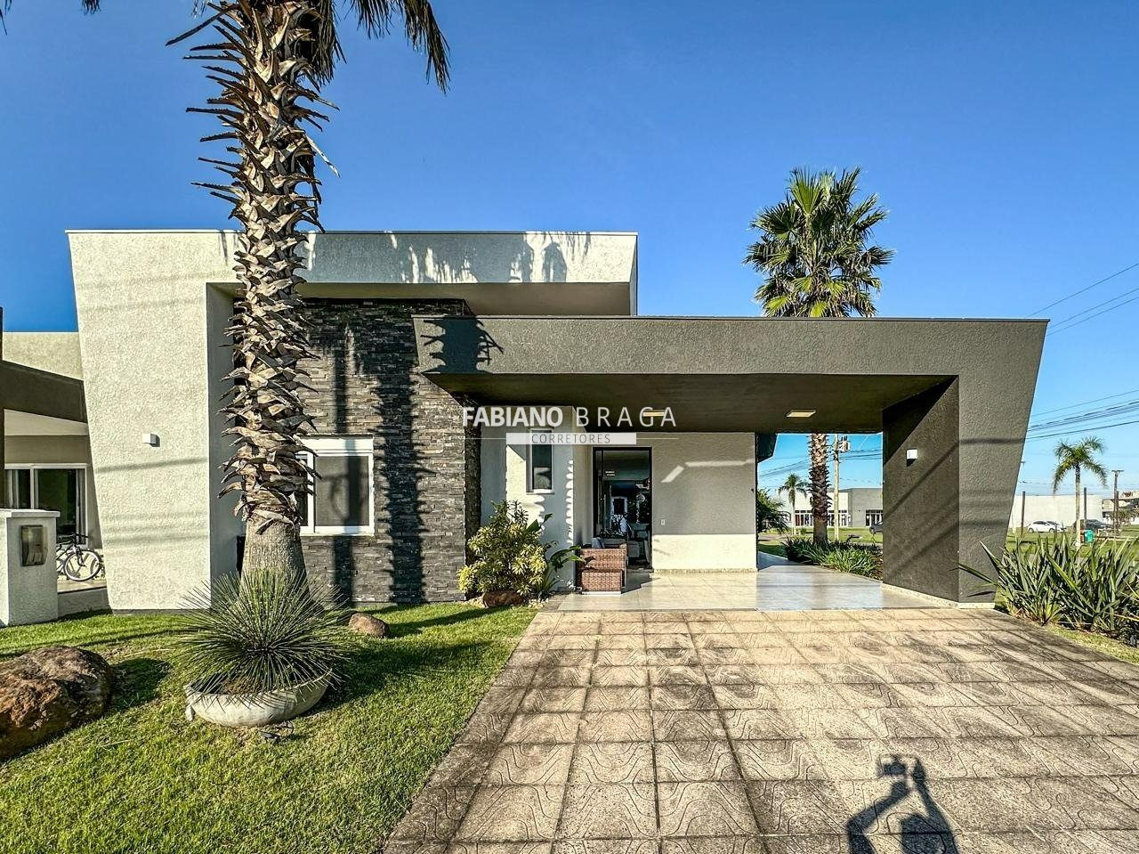 Casa Condominio com 194m², 4 dormitórios, 3 suítes, 2 vagas, Dubai Resort em Capão da Canoa
