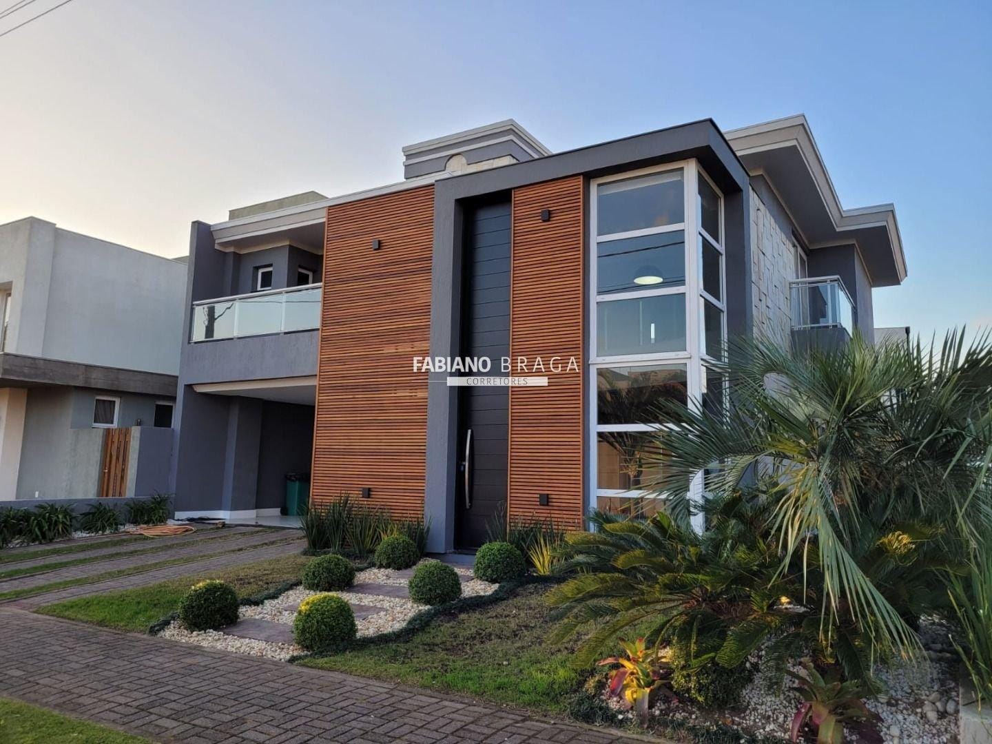 Sobrado com 218m², 5 dormitórios, 3 suítes, Sea Coast em Xangri-Lá
