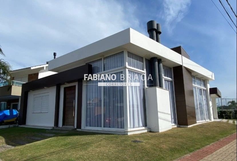 Casa Condomínio com 218m², 4 dormitórios, 4 suítes, 3 vagas, Sea Coast em Xangri-Lá