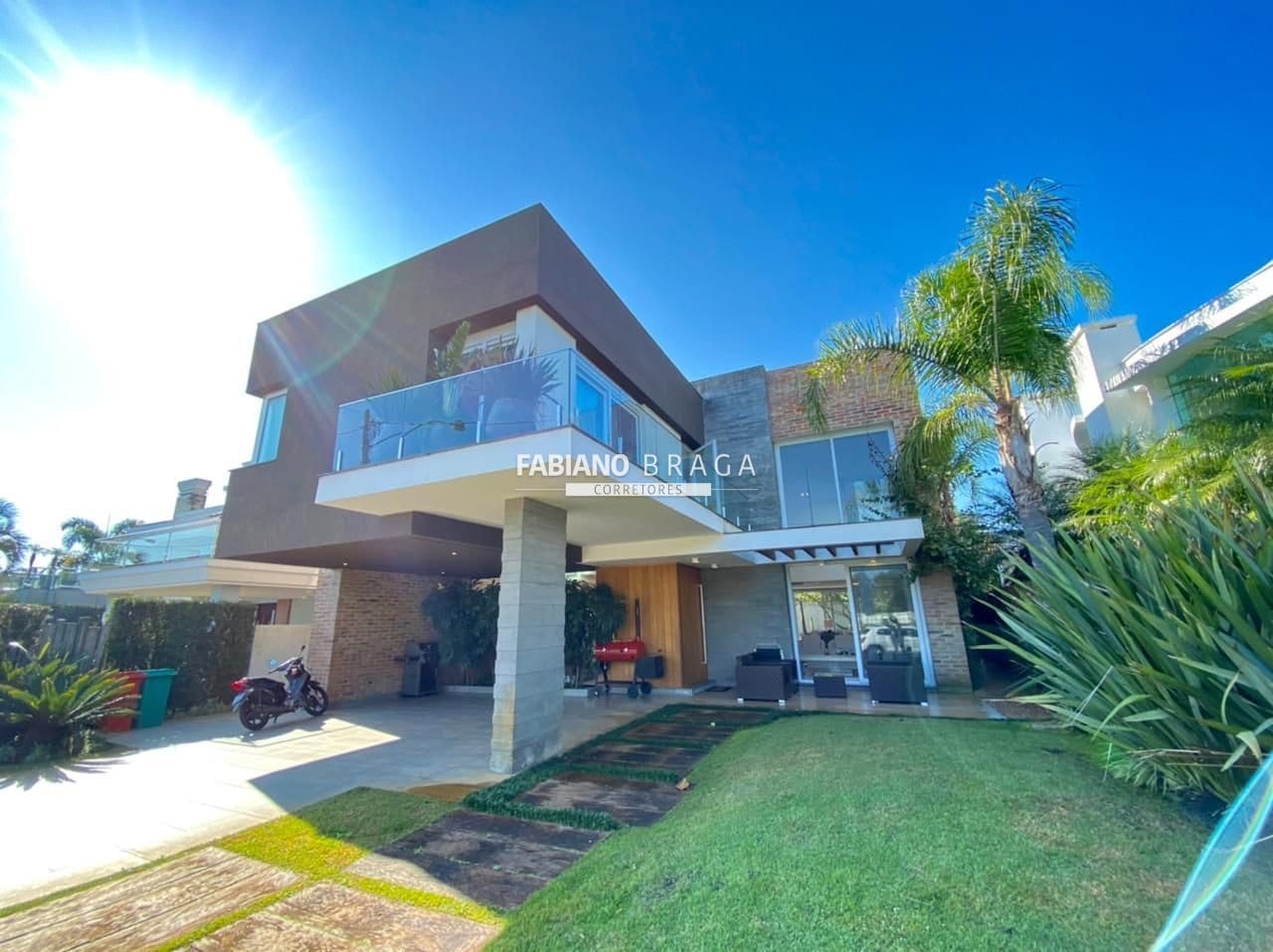 Sobrado com 401m², 6 dormitórios, 6 suítes, 4 vagas, Bosques de Atlântida em Xangri-Lá