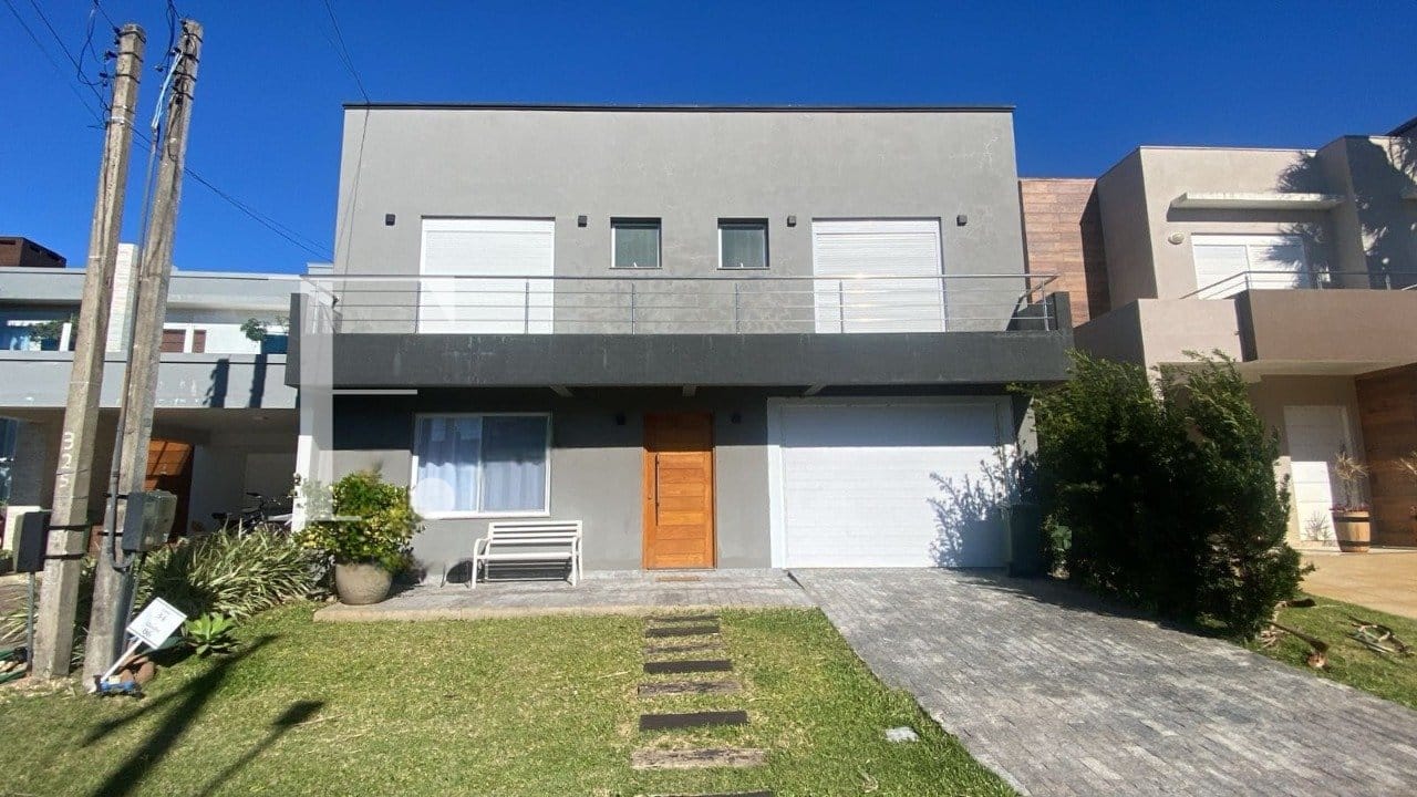 Sobrado com 246m², 3 dormitórios, 3 suítes, 2 vagas, Las Palmas em Xangri-Lá